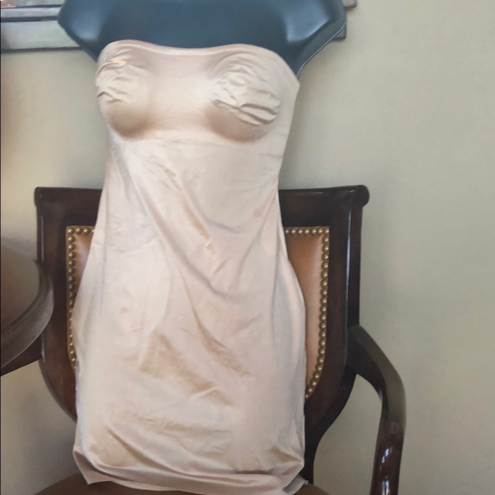 Brand new strapless body shaper in Nude